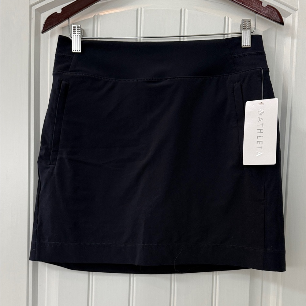 Athleta Women's Classic Navy Skort. Size 8 NWT